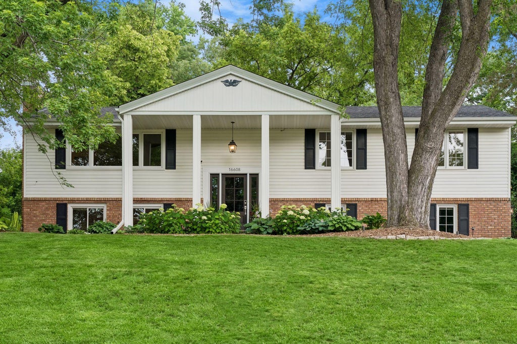 Photo of 16608 Eagle Ridge Drive, Minnetonka, MN 55345 (MLS # 7098099)
