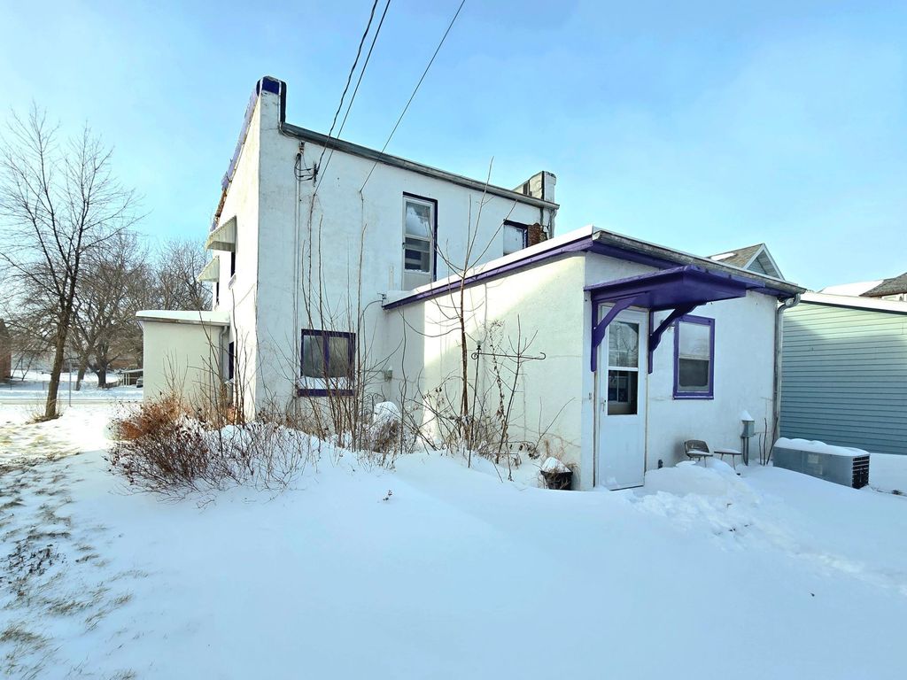Photo of 414 Broadway Street N, New Ulm, MN 56073 (MLS # 7004345)