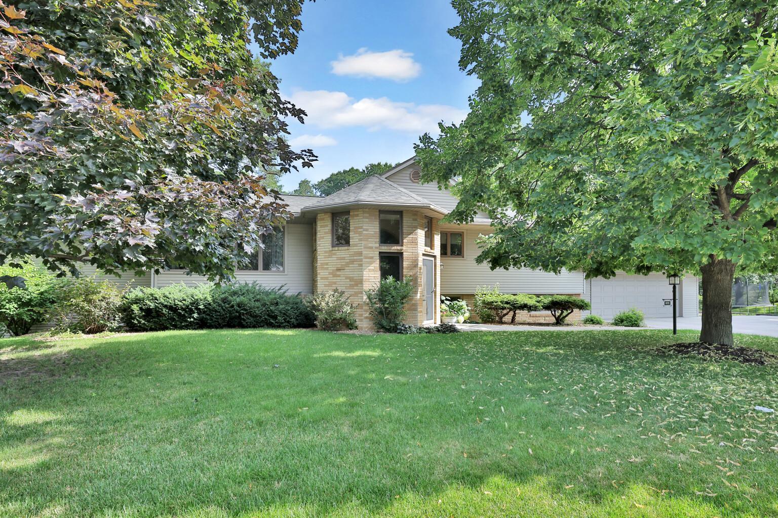 131 Marie Avenue W