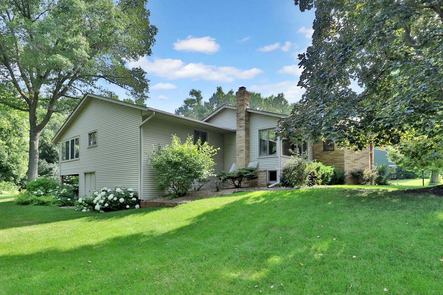 131 Marie Avenue W