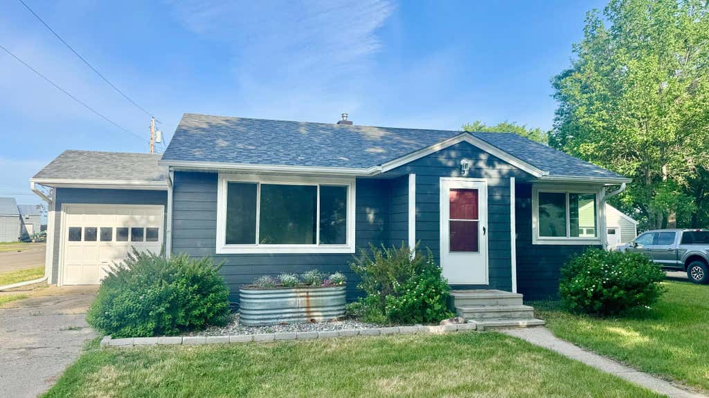 Photo of 723 3rd Street SE, Barnesville, MN 56514 (MLS # 7093547)