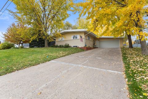 3212 33rd Avenue NE Saint Anthony MN 55418