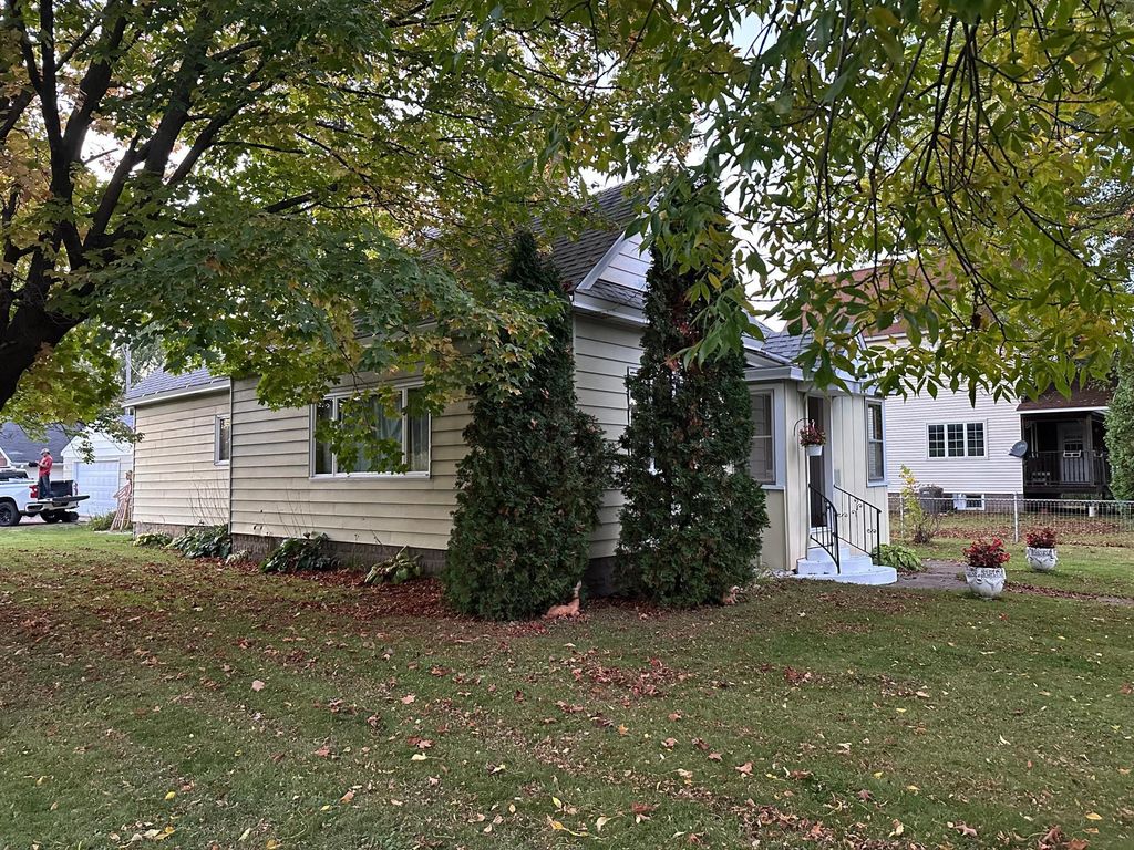 Photo of 101 N Fayal Avenue, Eveleth, MN 55734 (MLS # 7054024)