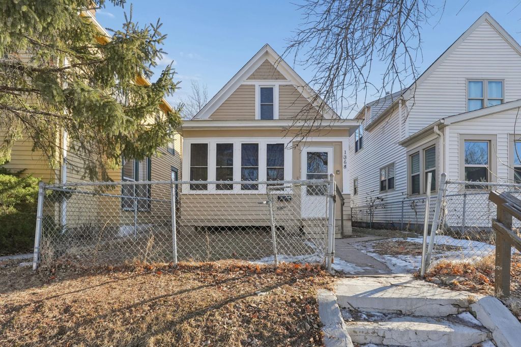 Photo of 1368 Payne Avenue, Saint Paul, MN 55130 (MLS # 7021075)