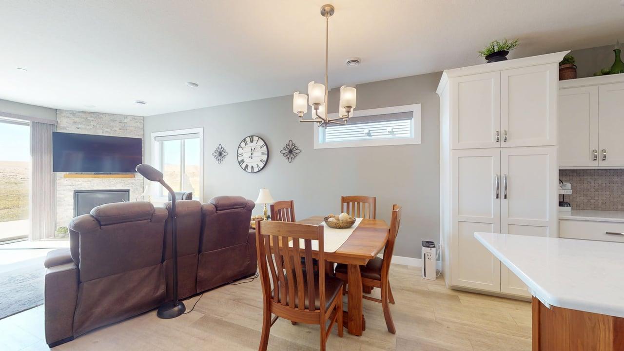 638 Shardlow Place NE