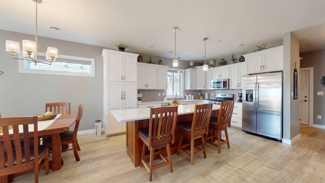 638 Shardlow Place NE