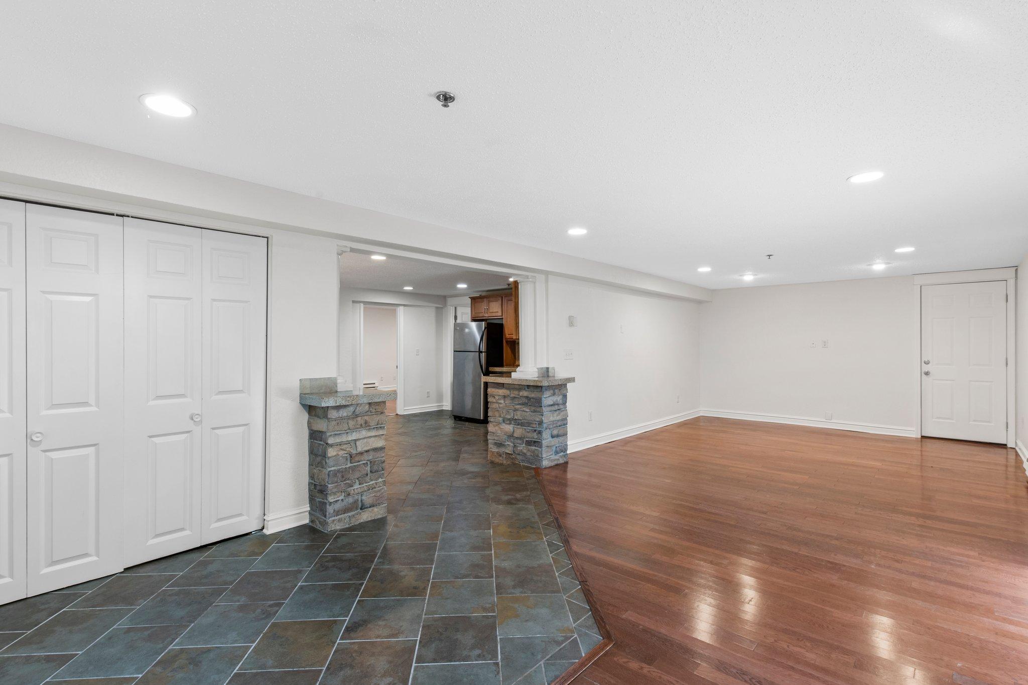 1930 Aldrich Avenue S C001
