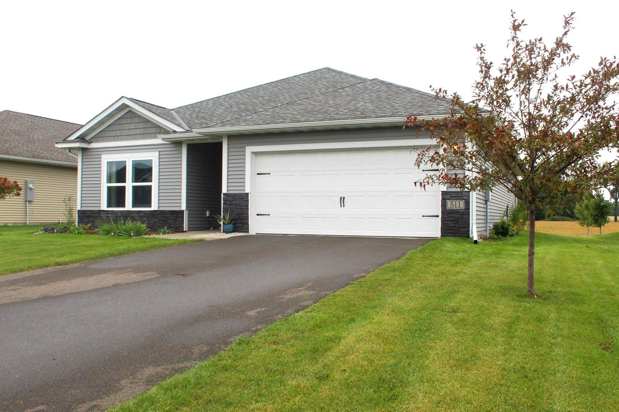 511 Valley Drive W