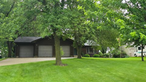 Photo of 2145 Kenneth Drive, Albert Lea, MN 56007 (MLS # 6745994)