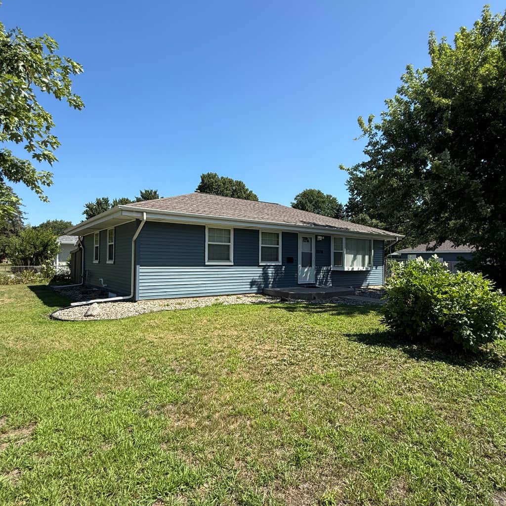 Photo of 2016 W 90th Street, Bloomington, MN 55431 (MLS # 7121916)