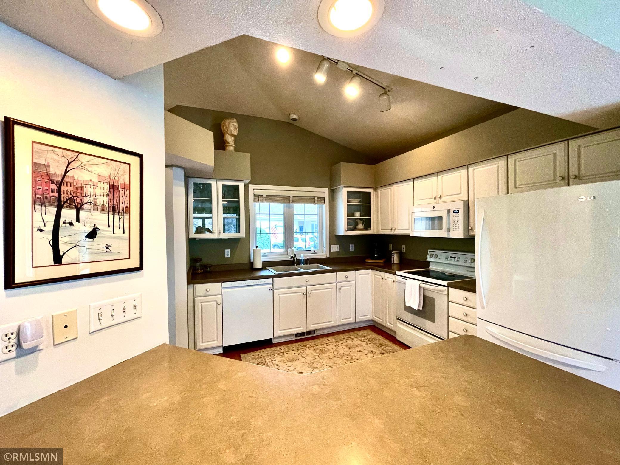 7808 Victoria Circle