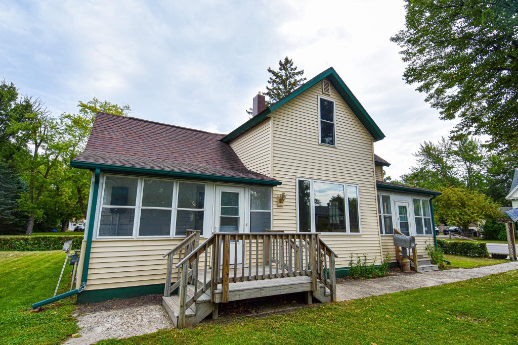 Photo of 621 1st Street E, Thief River Falls, MN 56701 (MLS # 7136442)