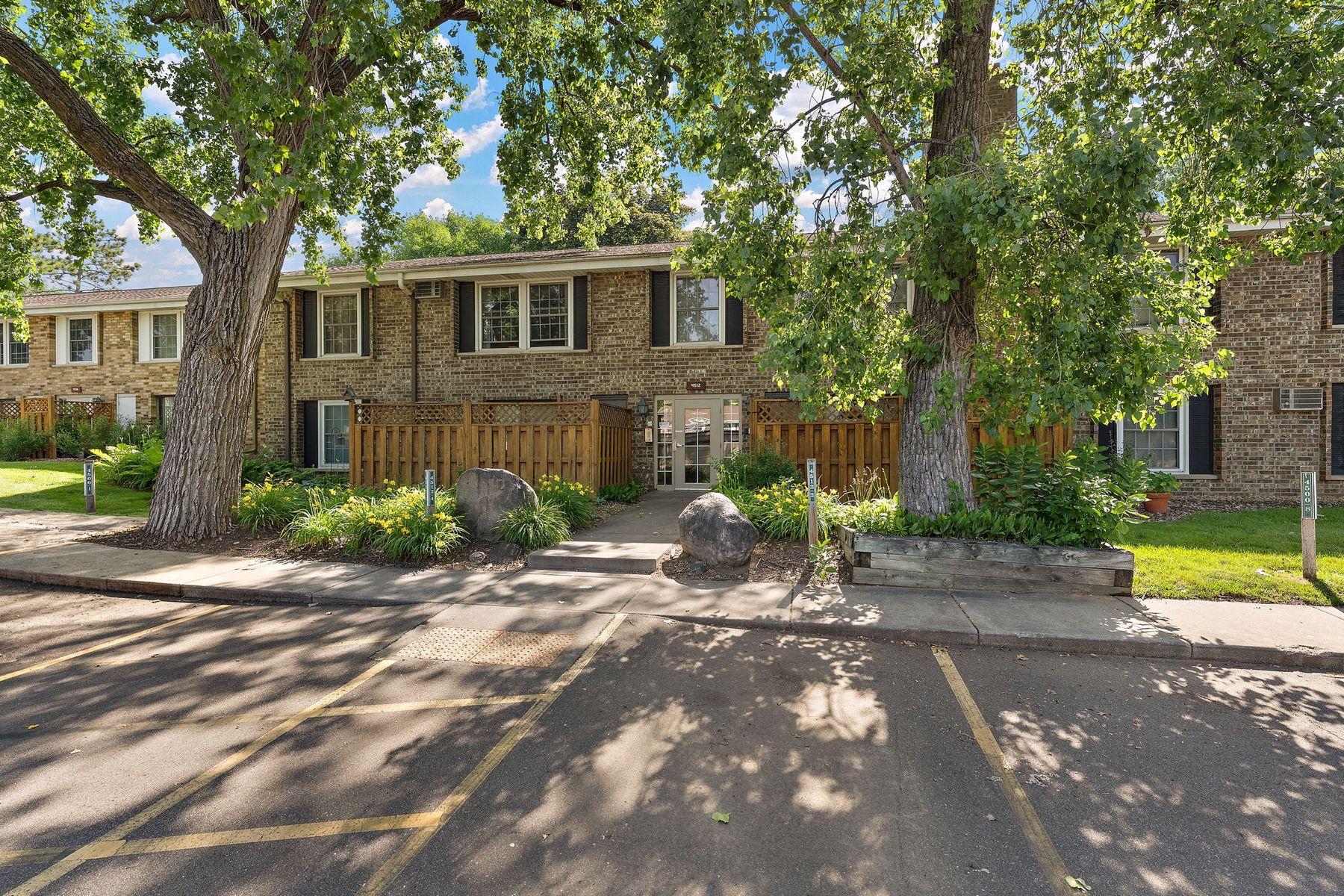 4512 Cedar Lake Road S 3