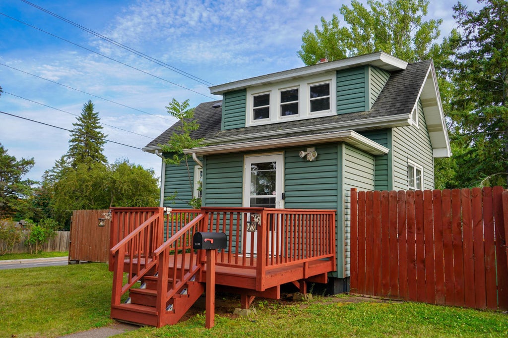 Photo of 5132 Juniata Street, Duluth, MN 55804 (MLS # 7147493)