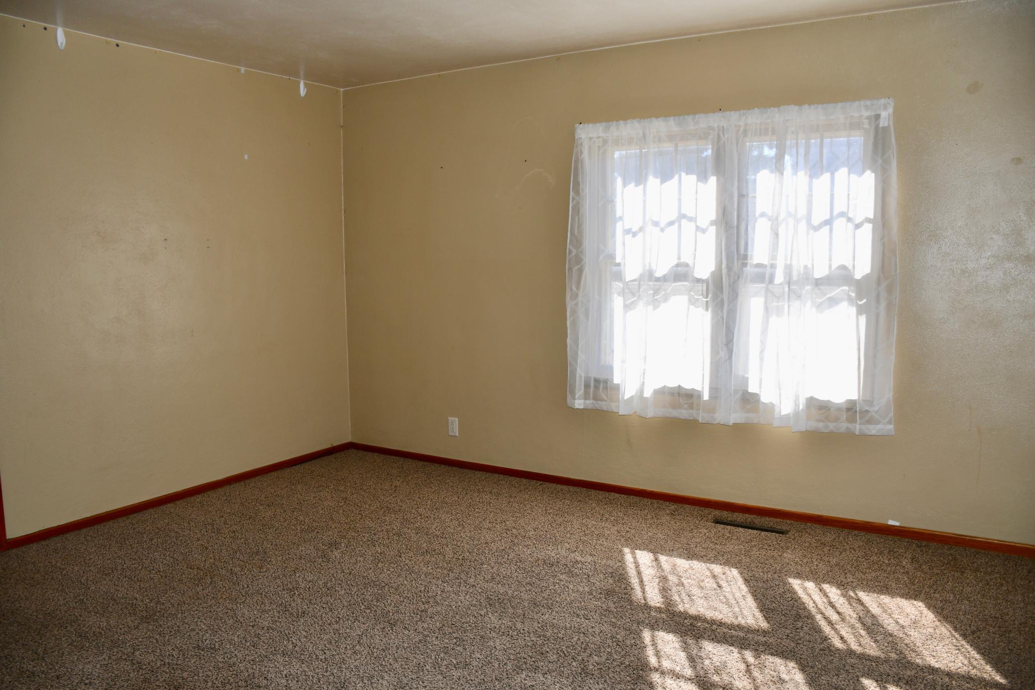 216 6th Street W