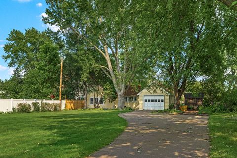 2816 Oxford Street N Roseville MN 55113