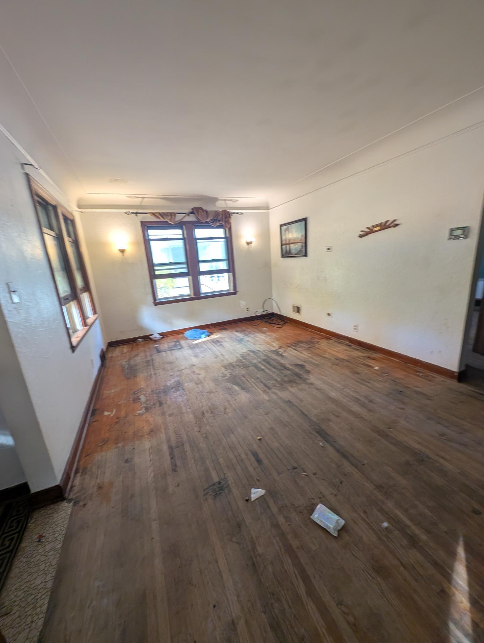 1111 Maryland Avenue E