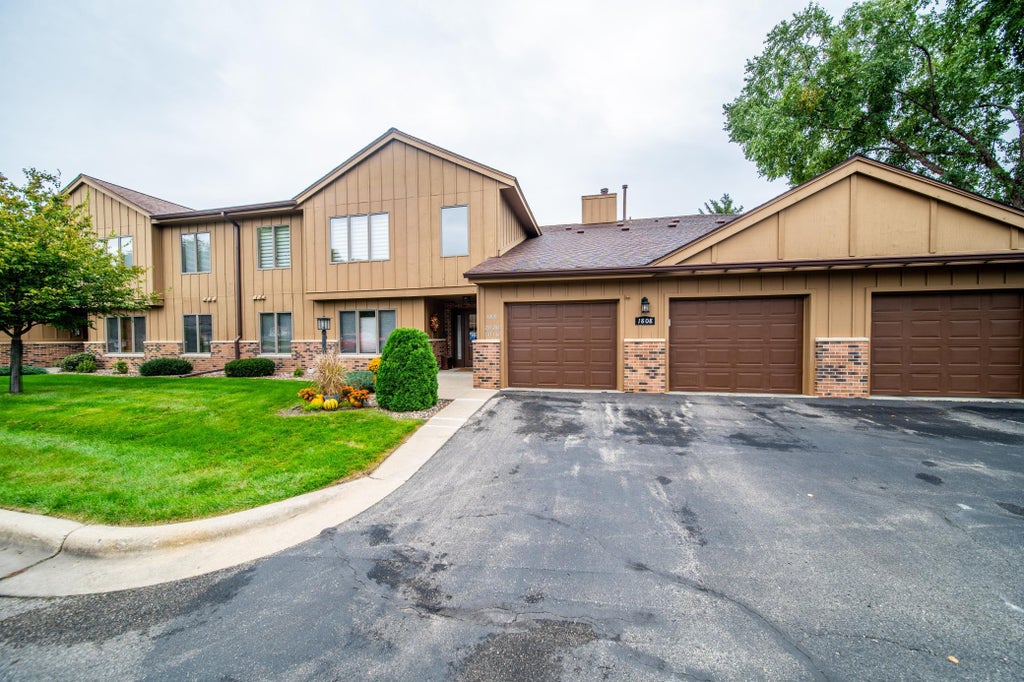 Photo of 1808 Lakeview Court SW #204, Rochester, MN 55902 (MLS # 7150548)