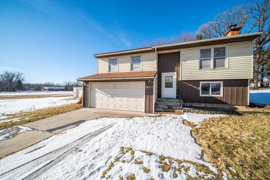 Photo of 911 Main Street N, Stewartville, MN 55976 (MLS # 7000284)