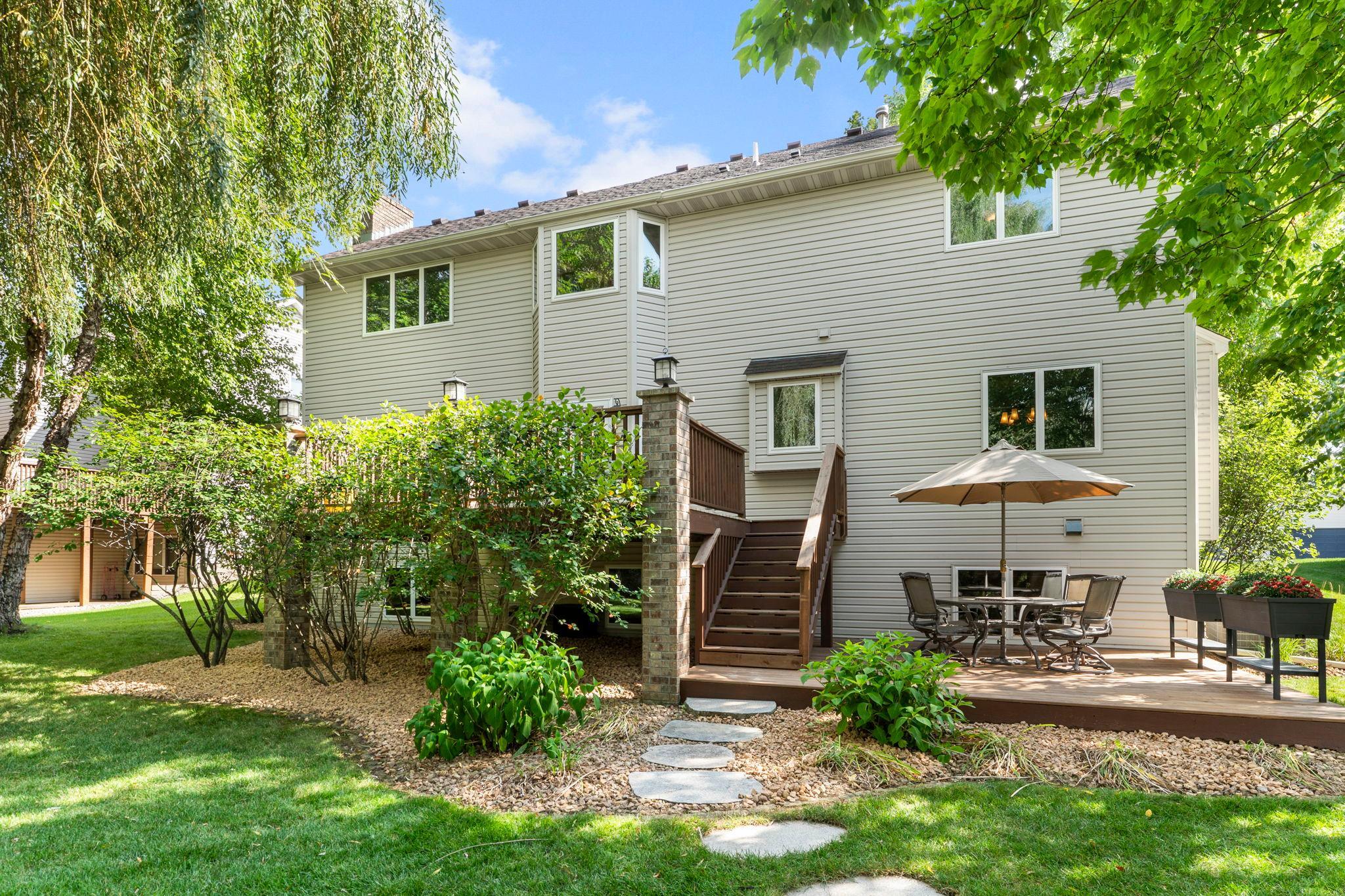 546 White Pine Way