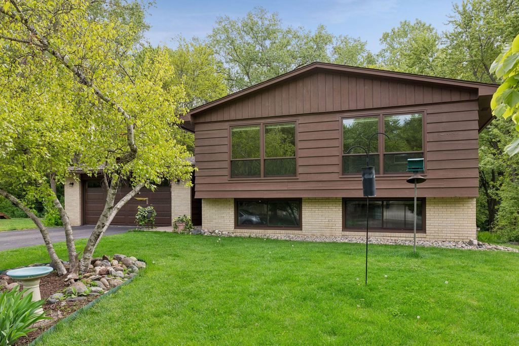 Photo of 5105 Kimberly Road, Minnetonka, MN 55345 (MLS # 7074456)