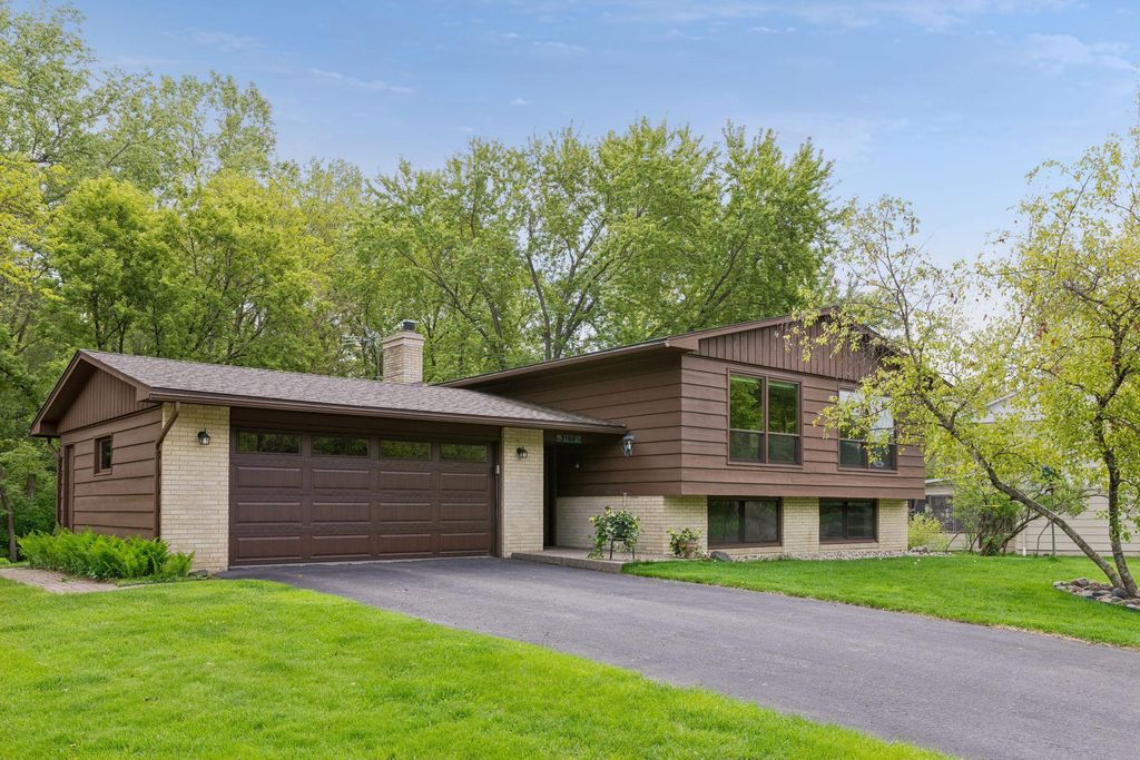 Photo of 5105 Kimberly Road, Minnetonka, MN 55345 (MLS # 7074456)