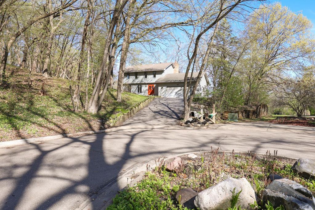 Photo of 60 Oak Shore Drive, Burnsville, MN 55306 (MLS # 7053022)