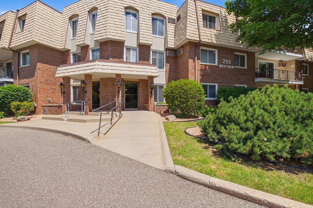 Photo of 255 Westview Drive #308, West Saint Paul, MN 55118 (MLS # 7100222)