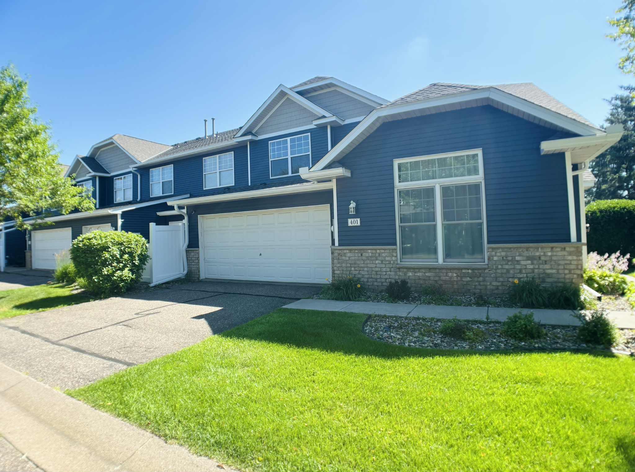 401 Hickory Lane N