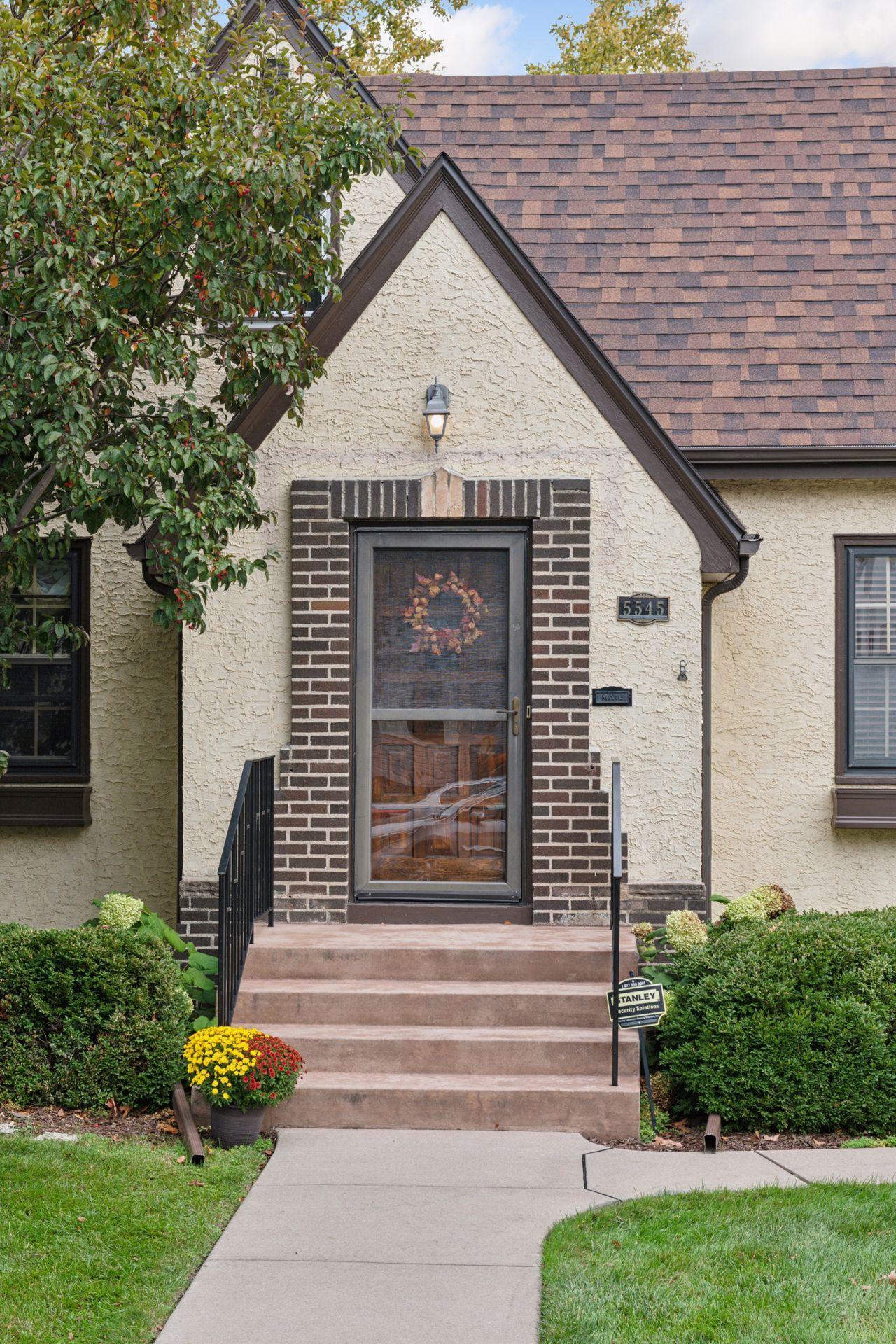 5545 Aldrich Avenue S