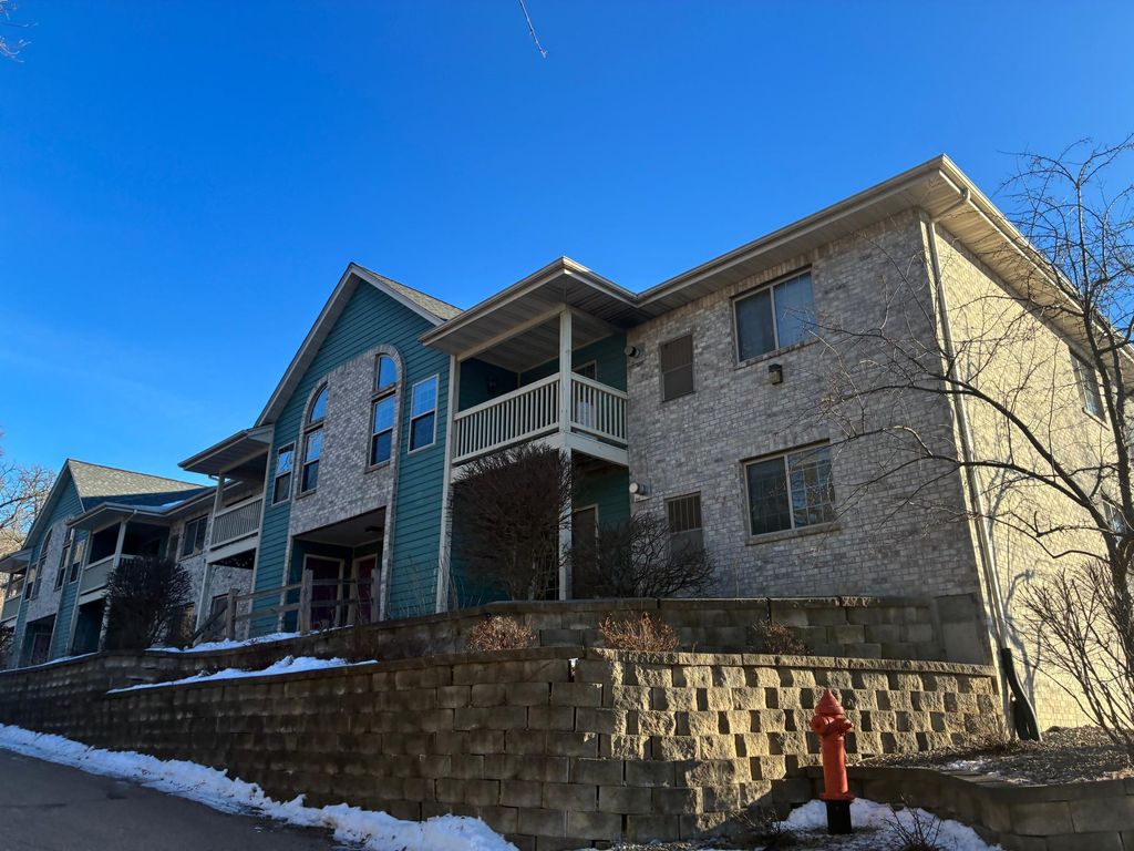 Photo of 1872 Deerhaven Lane NE #8, Rochester, MN 55906 (MLS # 7008196)