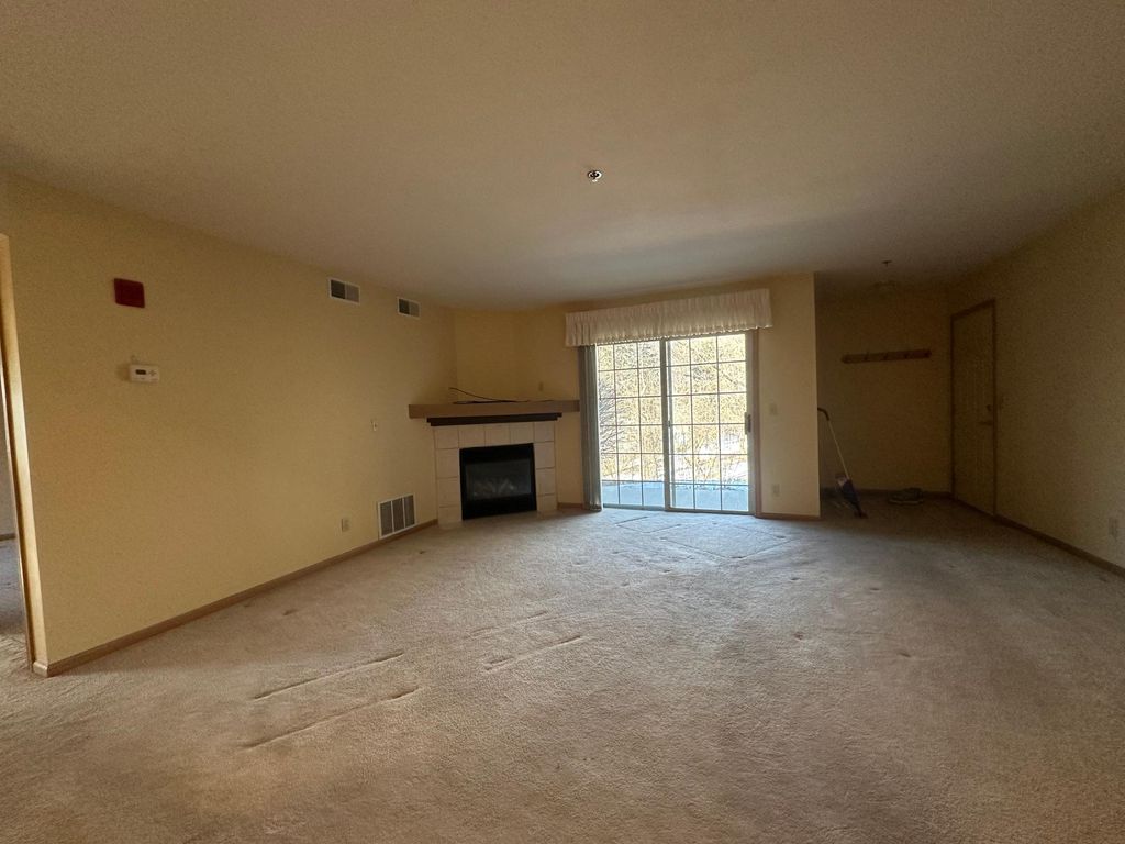 Photo of 1872 Deerhaven Lane NE #8, Rochester, MN 55906 (MLS # 7008196)