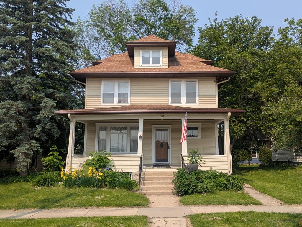 Photo of 611 5th Avenue SW, Rochester, MN 55902 (MLS # 7036870)