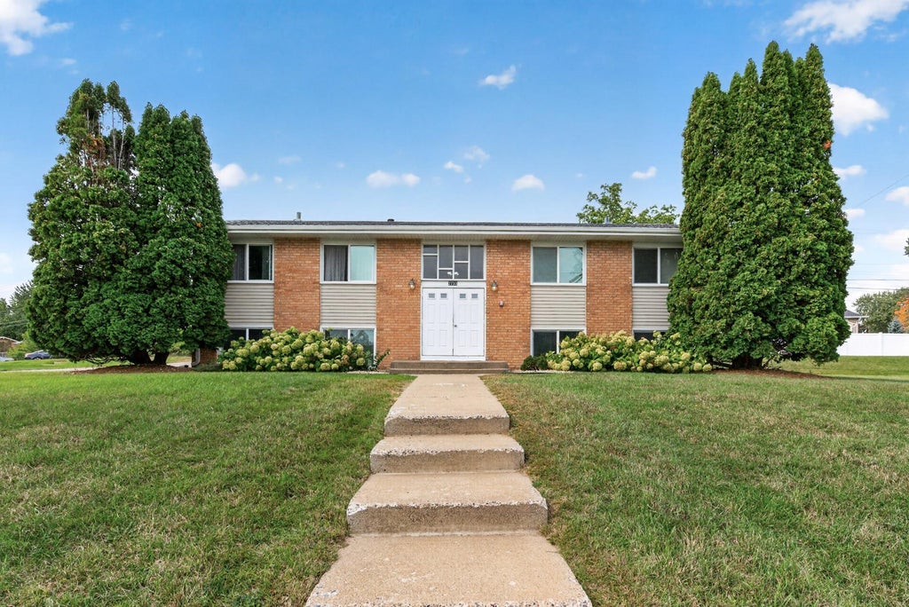 Photo of 2733 Virginia Avenue N, New Hope, MN 55427 (MLS # 7132087)