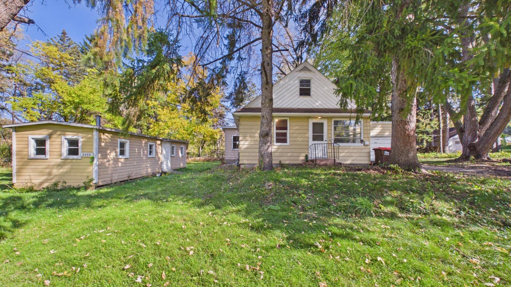 Photo of 5043 Granada Avenue N, Oakdale, MN 55128 (MLS # 7163310)