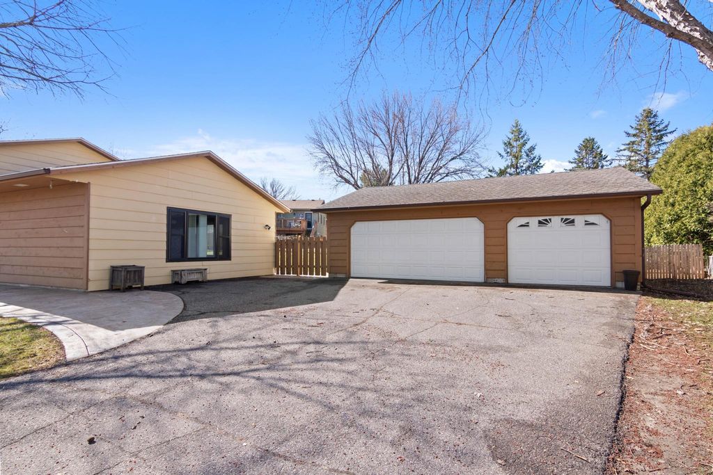 Photo of 1525 Tierney Drive, Hastings, MN 55033 (MLS # 7027835)