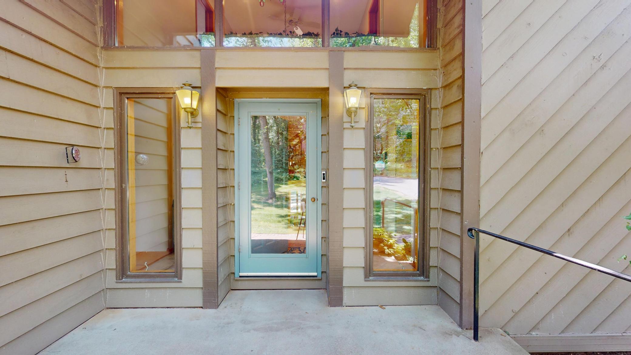 8910 Southwood Drive