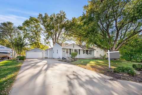 1937 Longview Drive New Brighton MN 55112