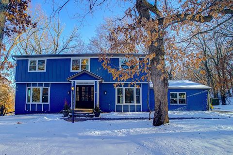 86 Old Wildwood Road Mahtomedi MN 55115