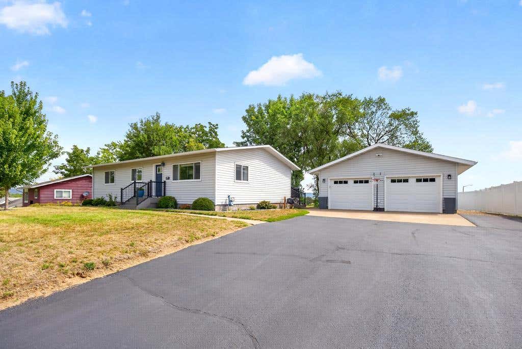 Photo of 171 Hillwood Drive, Lake City, MN 55041 (MLS # 7132336)