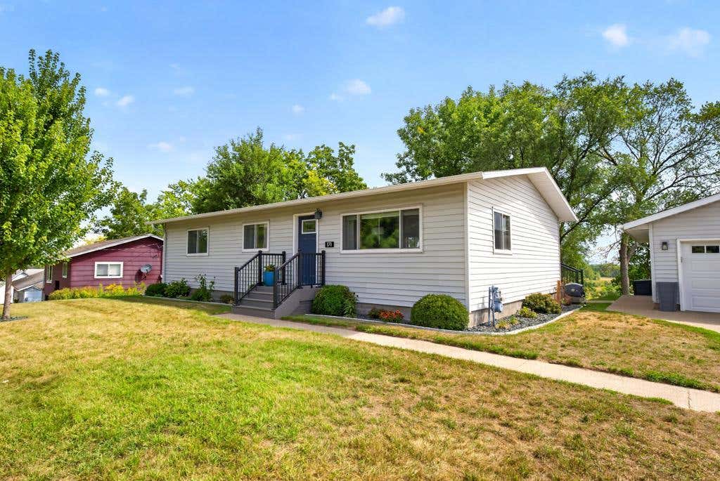 Photo of 171 Hillwood Drive, Lake City, MN 55041 (MLS # 7132336)