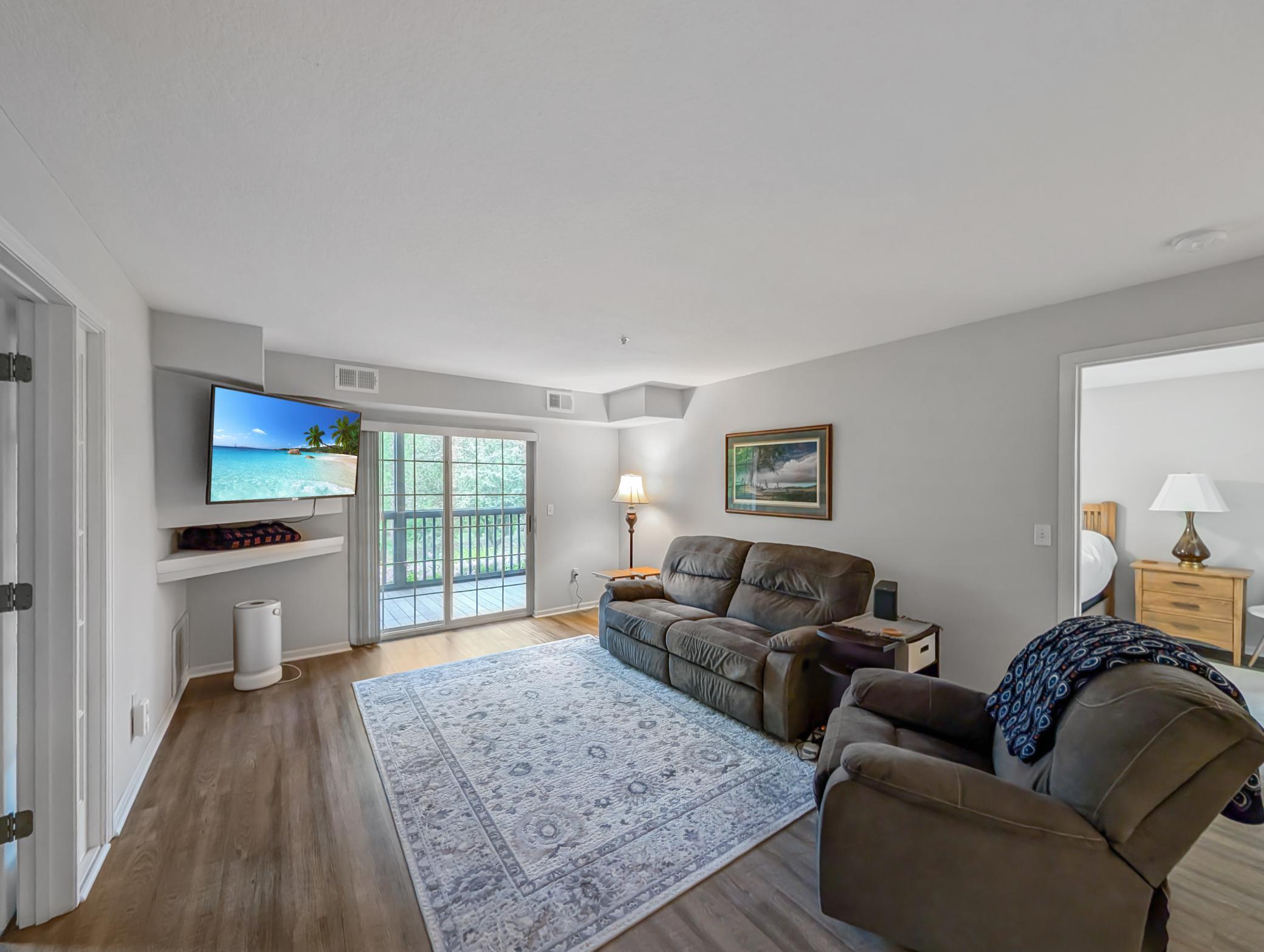 1350 Douglas Drive N 110