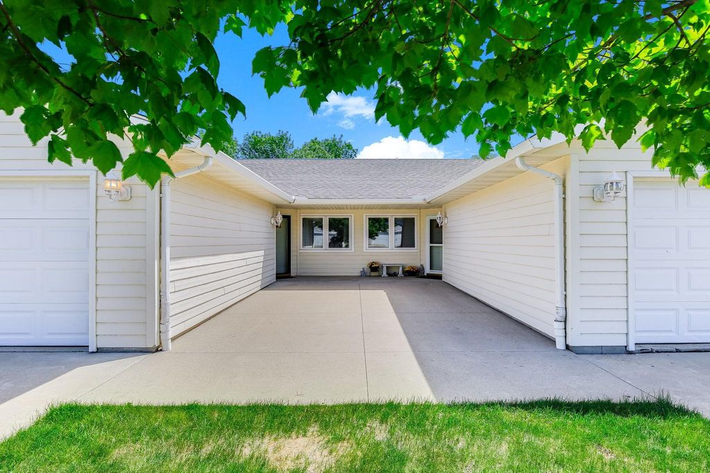 Photo of 1096 Prairie View Drive SW, Hutchinson, MN 55350 (MLS # 7082661)
