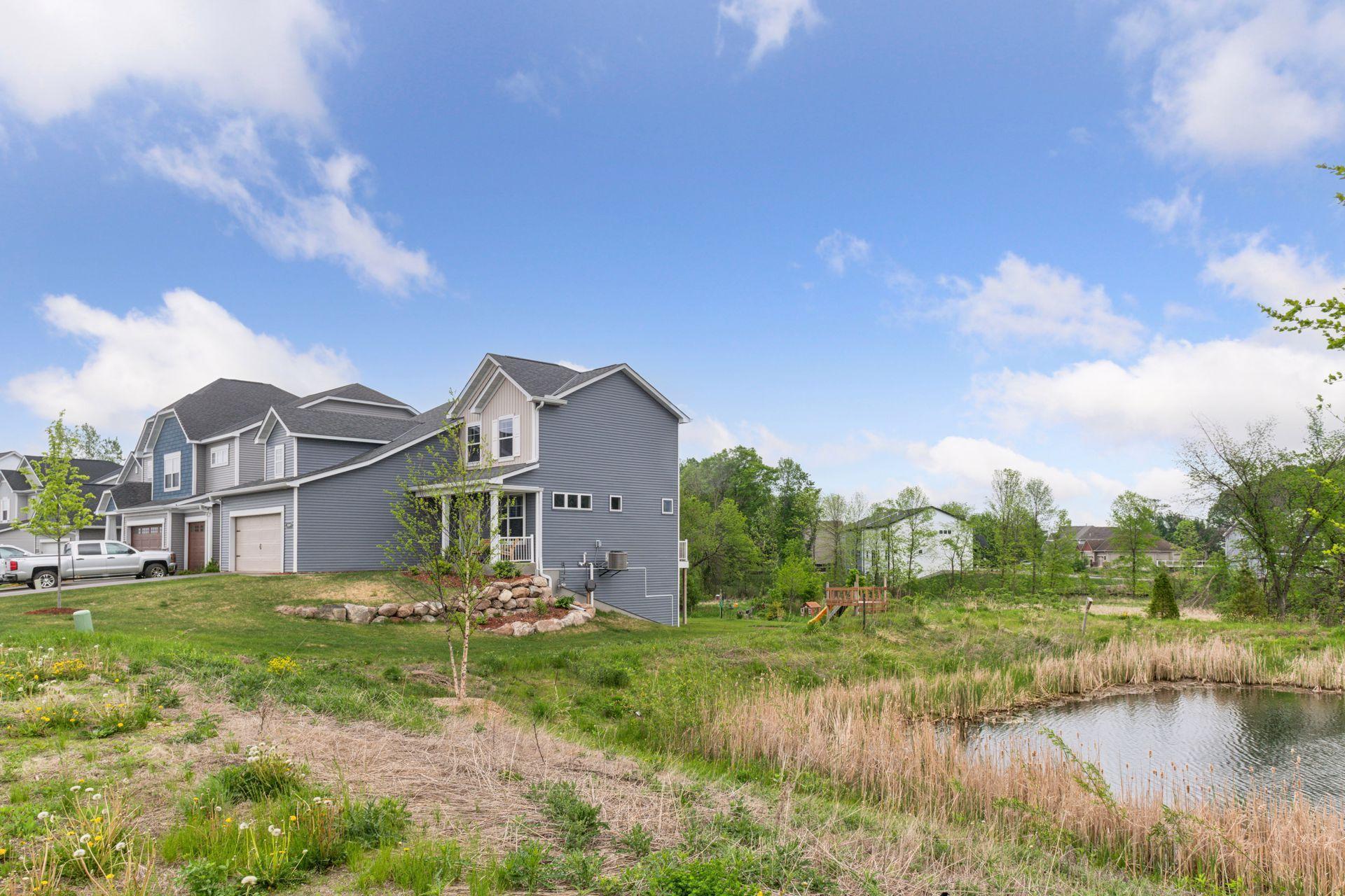 1049 Fabel Lane