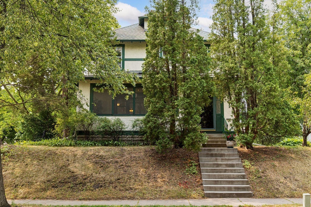 Photo of 3001 W 47th Street, Minneapolis, MN 55410 (MLS # 7118345)