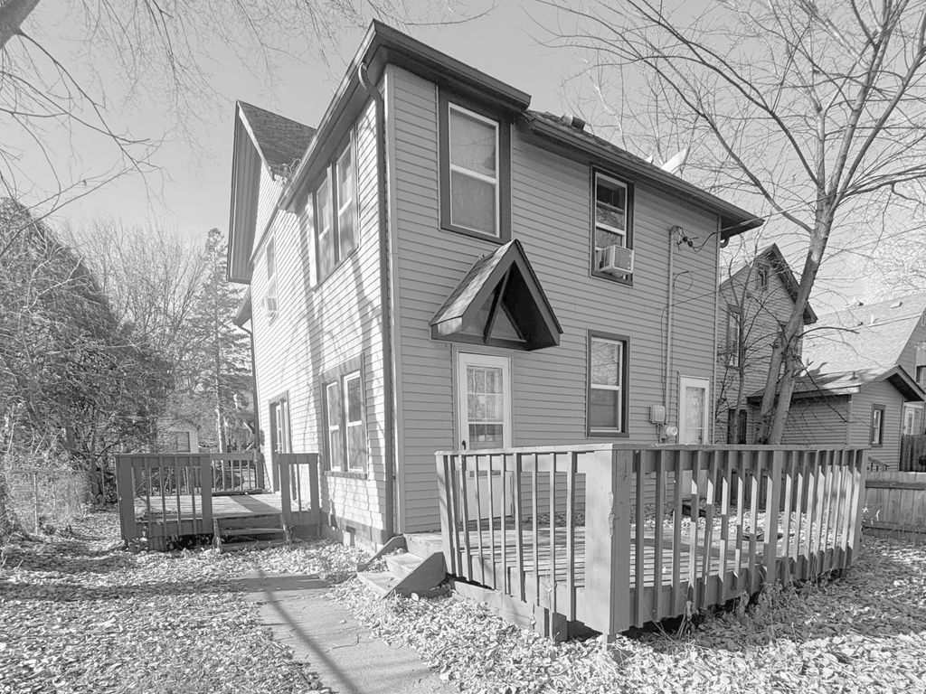 Photo of 2324 Sheridan Avenue N, Minneapolis, MN 55411 (MLS # 7013603)