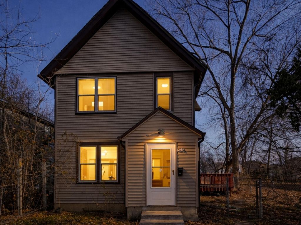Photo of 2324 Sheridan Avenue N, Minneapolis, MN 55411 (MLS # 7013603)