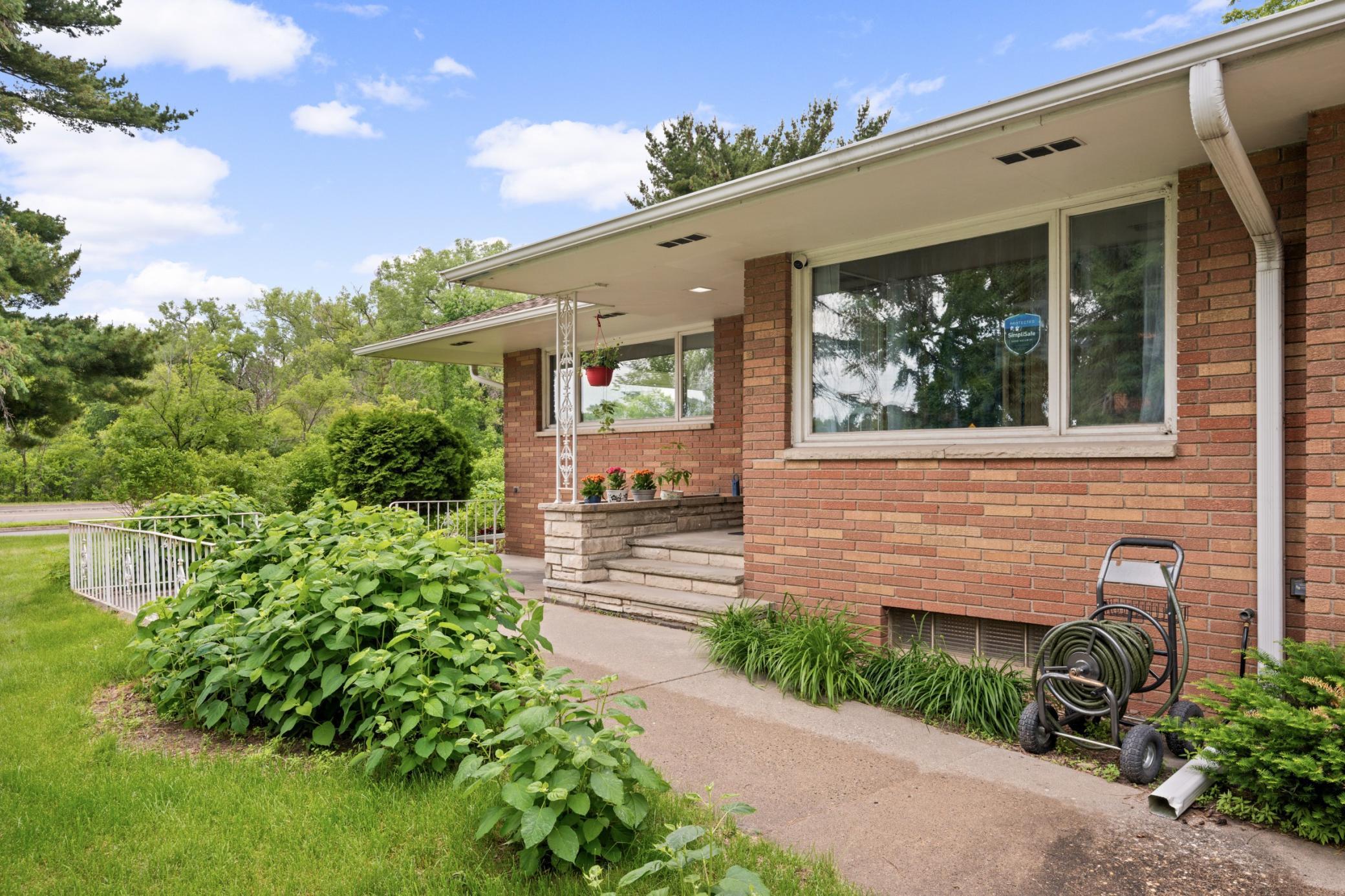 1495 County Road B2 W