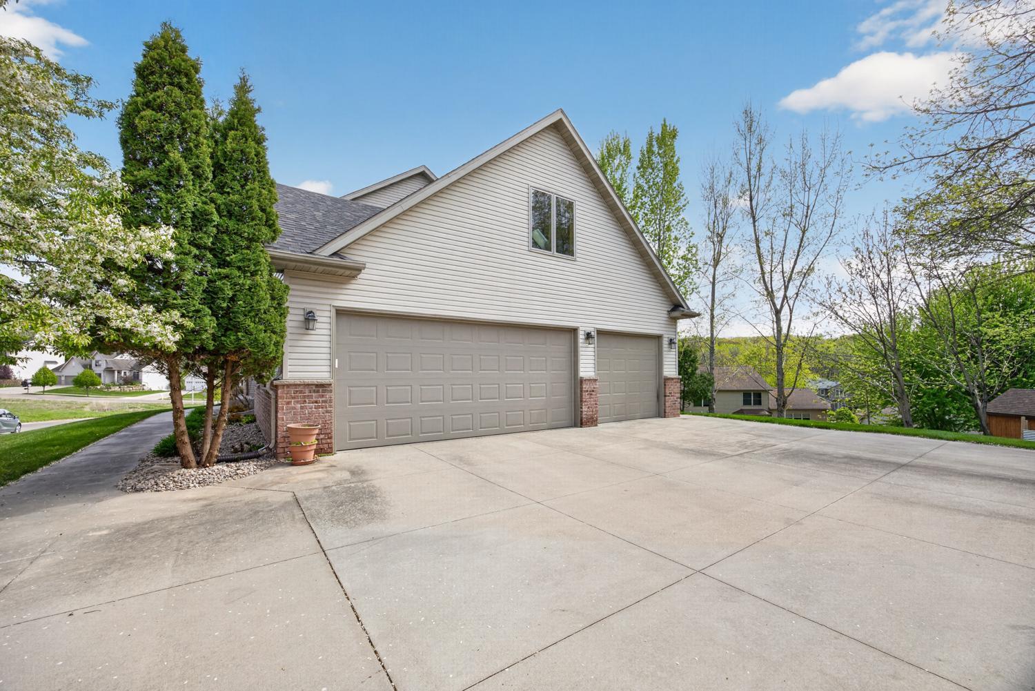 2719 Rocky Creek Lane NE