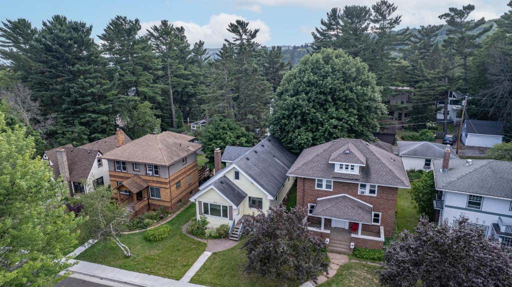 Photo of 915 Grandview Avenue, Duluth, MN 55812 (MLS # 7092208)